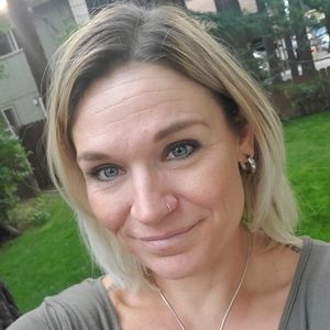 Meet your Posher, Hilary